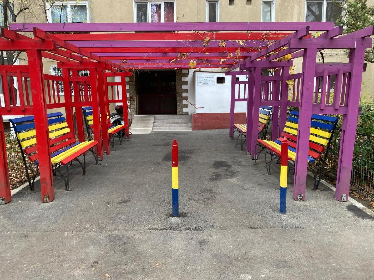 Piata Sudului Host דירה